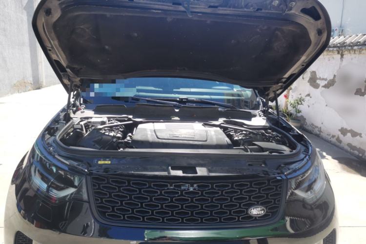 Used Land Rover Discovery 2018 2.0T SE Engine Bay