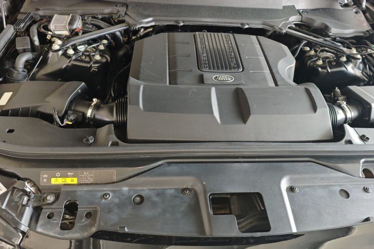 Used Land Rover Discovery 2018 3.0 SC V6 HSE Engine Bay