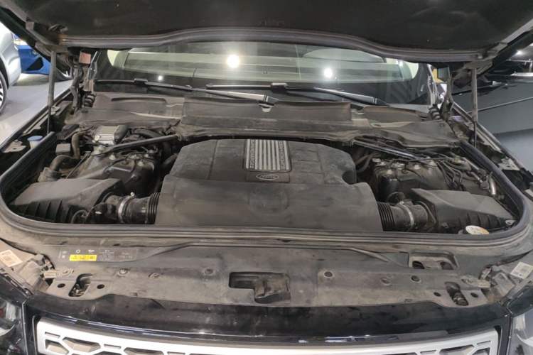 Used Land Rover Discovery 2018 3.0 SC V6 HSE Engine Bay