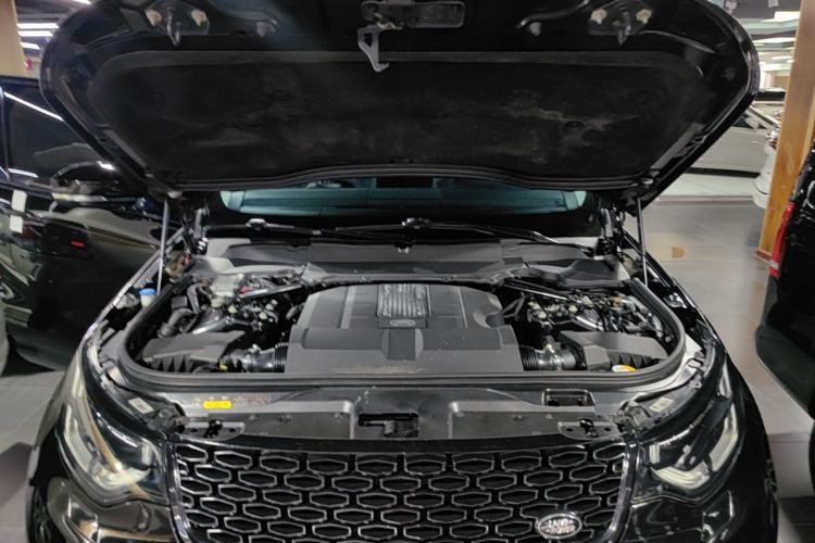 Used Land Rover Discovery 2018 3.0 SC V6 SE Engine Bay