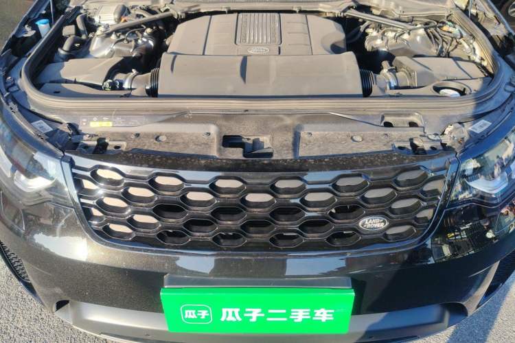 Used Land Rover Discovery 2018 3.0 SC V6 SE Engine Bay