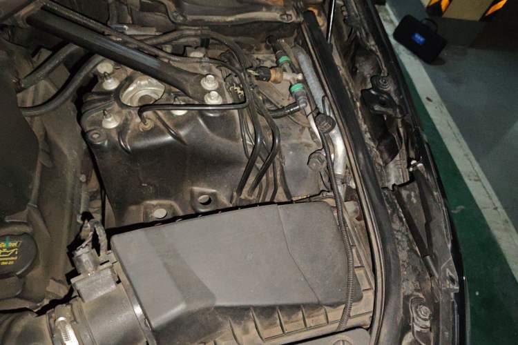 Used Land Rover Discovery 2018 3.0 SC V6 HSE Engine Bay Left