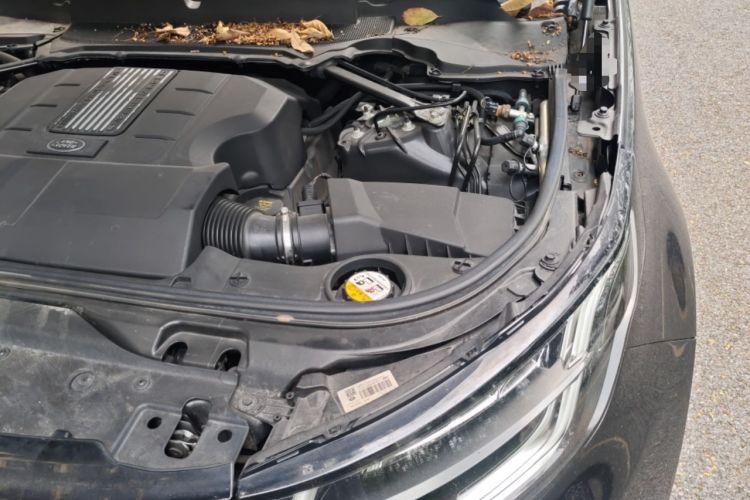 Used Land Rover Discovery 2018 3.0 SC V6 SE Engine Bay Left