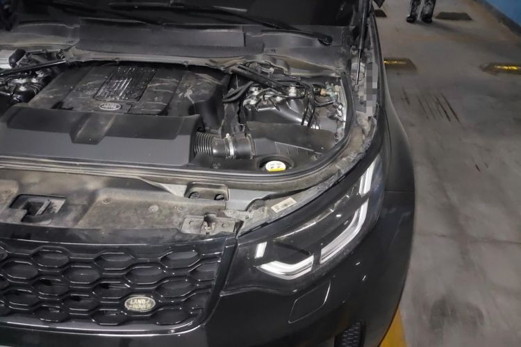 Used Land Rover Discovery 2018 3.0 SC V6 HSE Engine Bay Left