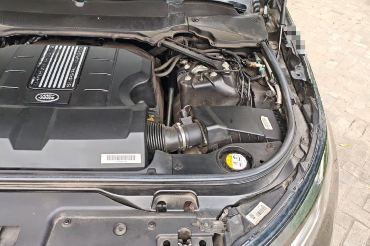 Used Land Rover Discovery 2018 3.0 SC V6 SE Engine Bay Left