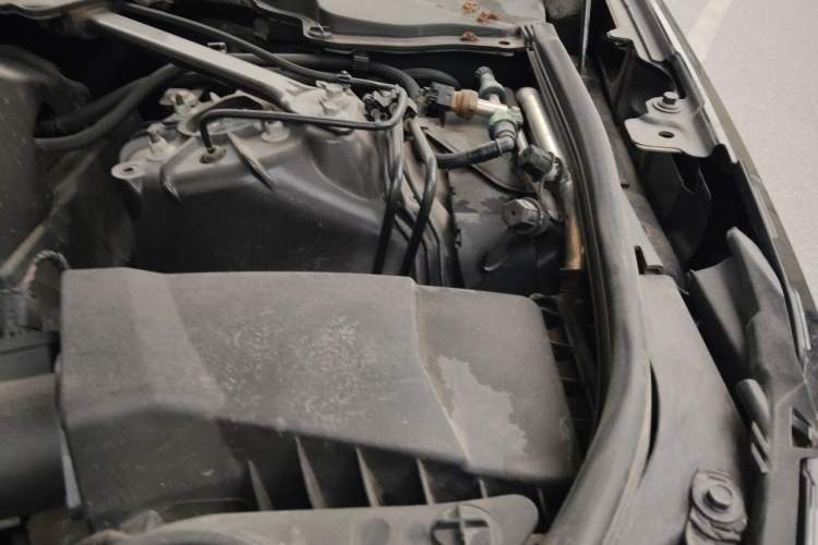 Used Land Rover Discovery 2018 3.0 SC V6 SE Engine Bay Left