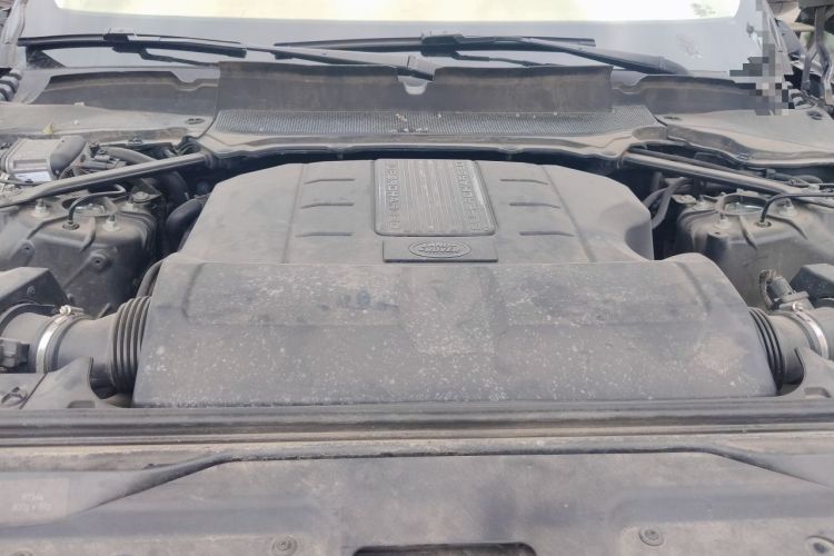 Used Land Rover Discovery 2018 3.0 SC V6 SE Engine Bay