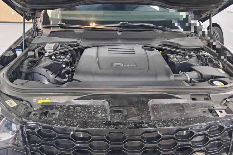 Used Land Rover Discovery 2018 2.0T SE Engine Bay