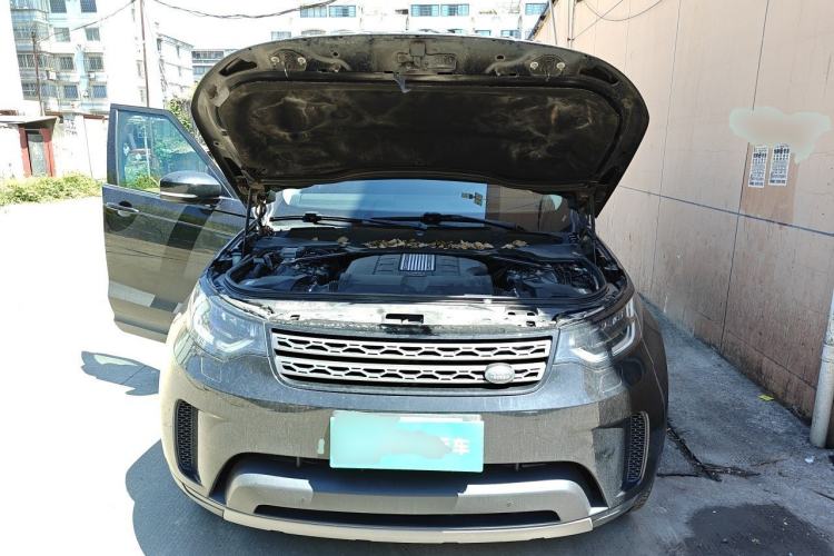 Used Land Rover Discovery 2018 3.0 SC V6 SE Engine Bay