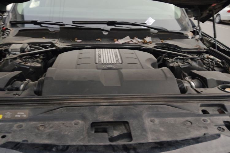 Used Land Rover Discovery 2018 3.0 SC V6 SE Engine Bay