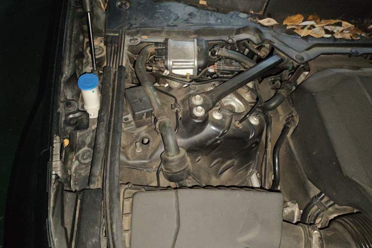 Used Land Rover Discovery 2018 3.0 SC V6 HSE Engine Bay Right