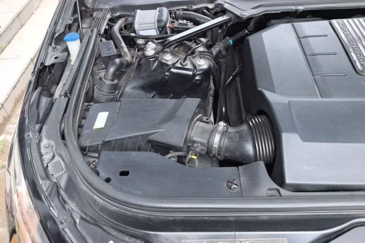 Used Land Rover Discovery 2018 3.0 SC V6 HSE Engine Bay Right