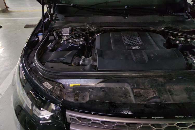 Used Land Rover Discovery 2018 3.0 SC V6 SE Engine Bay Right