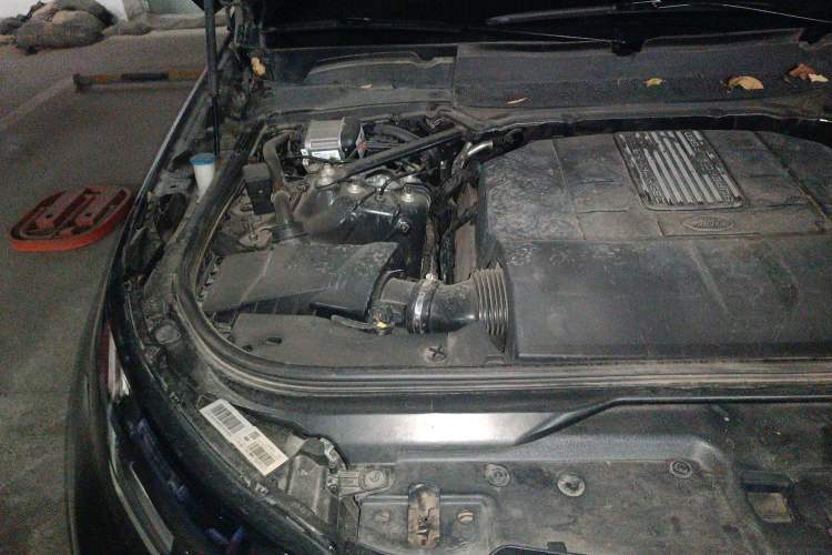 Used Land Rover Discovery 2018 3.0 SC V6 HSE Engine Bay Right
