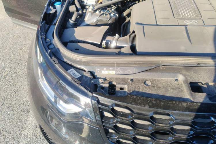 Used Land Rover Discovery 2018 3.0 SC V6 SE Engine Bay Right
