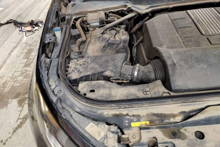 Used Land Rover Discovery 2018 3.0 SC V6 SE Engine Bay Right
