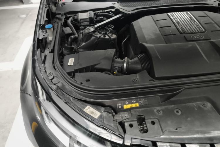 Used Land Rover Discovery 2018 3.0 SC V6 HSE Engine Bay Right