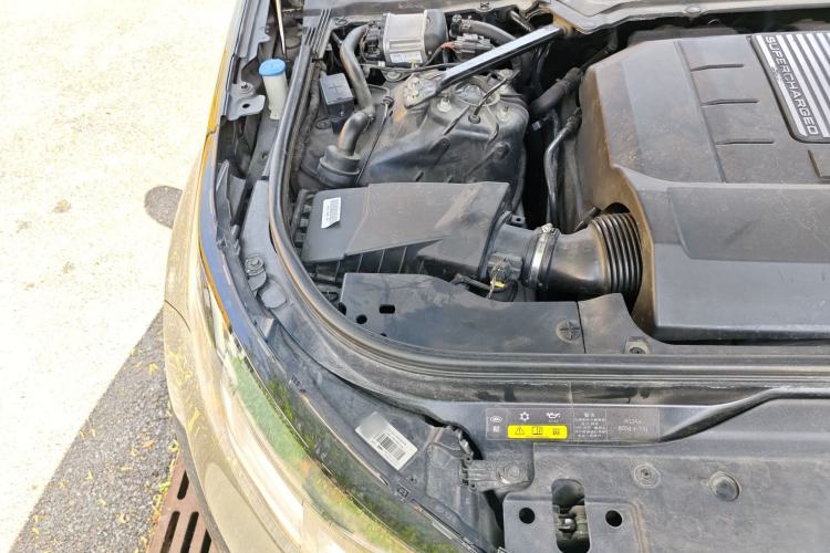 Used Land Rover Discovery 2018 3.0 SC V6 SE Engine Bay Right