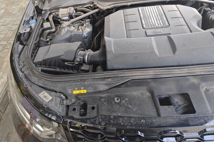 Used Land Rover Discovery 2018 3.0 SC V6 HSE Engine Bay Right