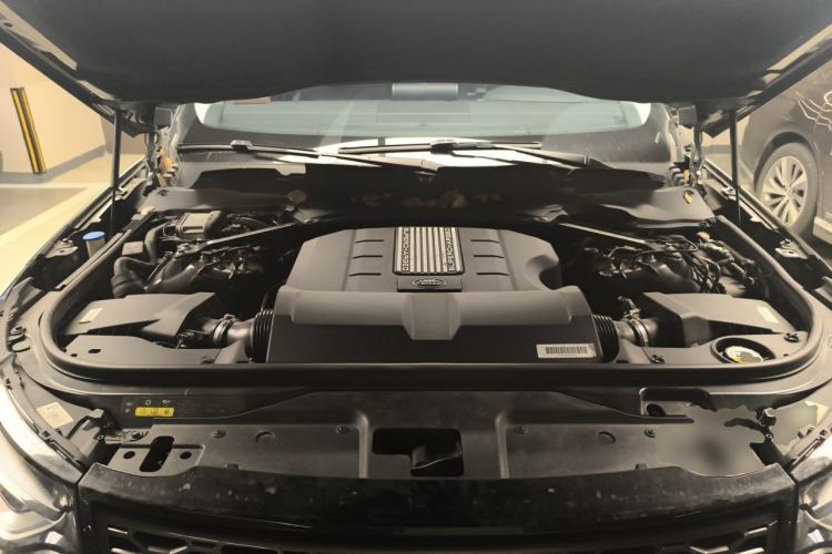 Used Land Rover Discovery 2018 3.0 SC V6 SE Engine Bay