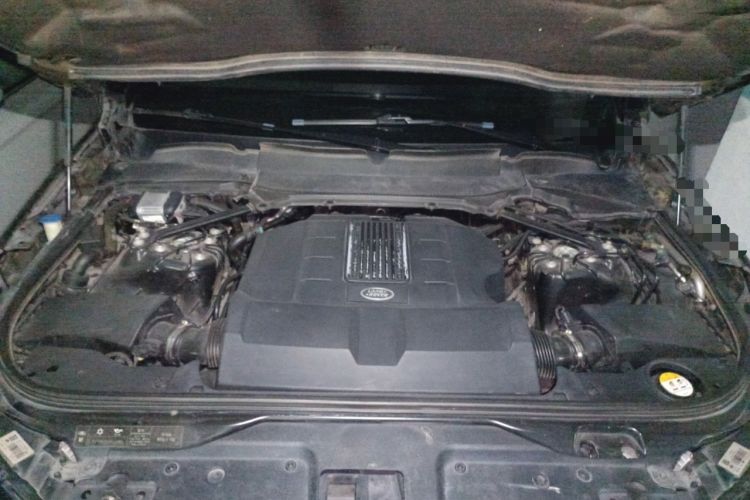 Used Land Rover Discovery 2018 3.0 SC V6 SE Engine Bay