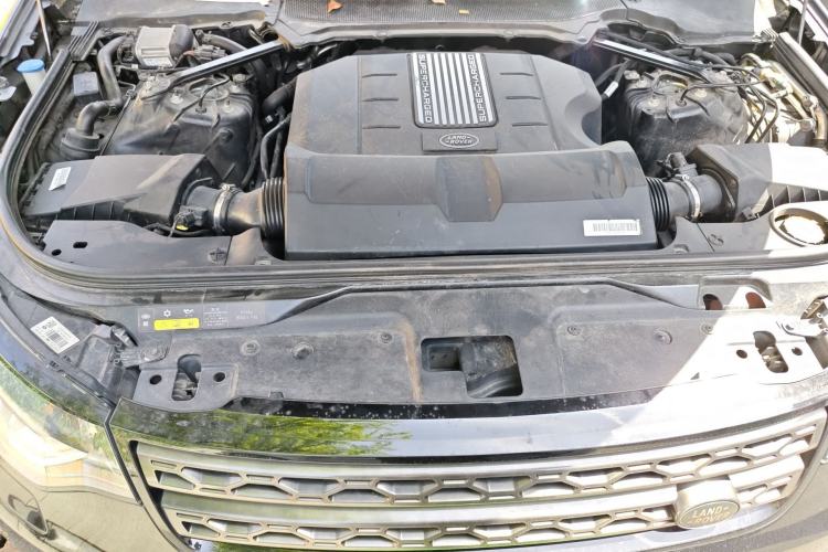 Used Land Rover Discovery 2018 3.0 SC V6 SE Engine Bay