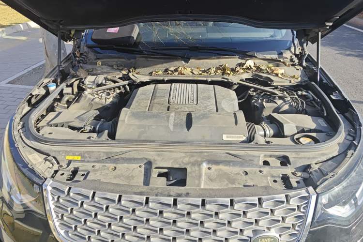 Used Land Rover Discovery 2018 3.0 SC V6 HSE Engine Bay