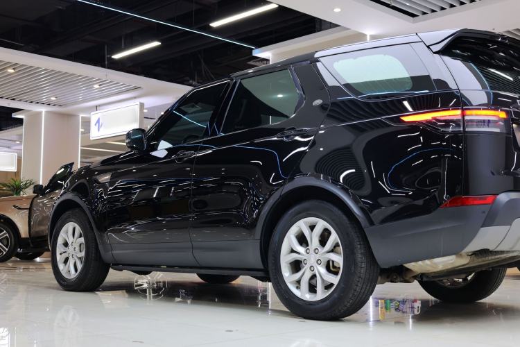 Used Land Rover Discovery 2018 3.0 SC V6 SE Exterior 10
