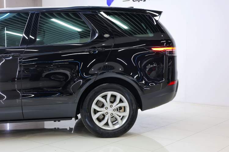 Used Land Rover Discovery 2018 3.0 SC V6 SE Exterior 3