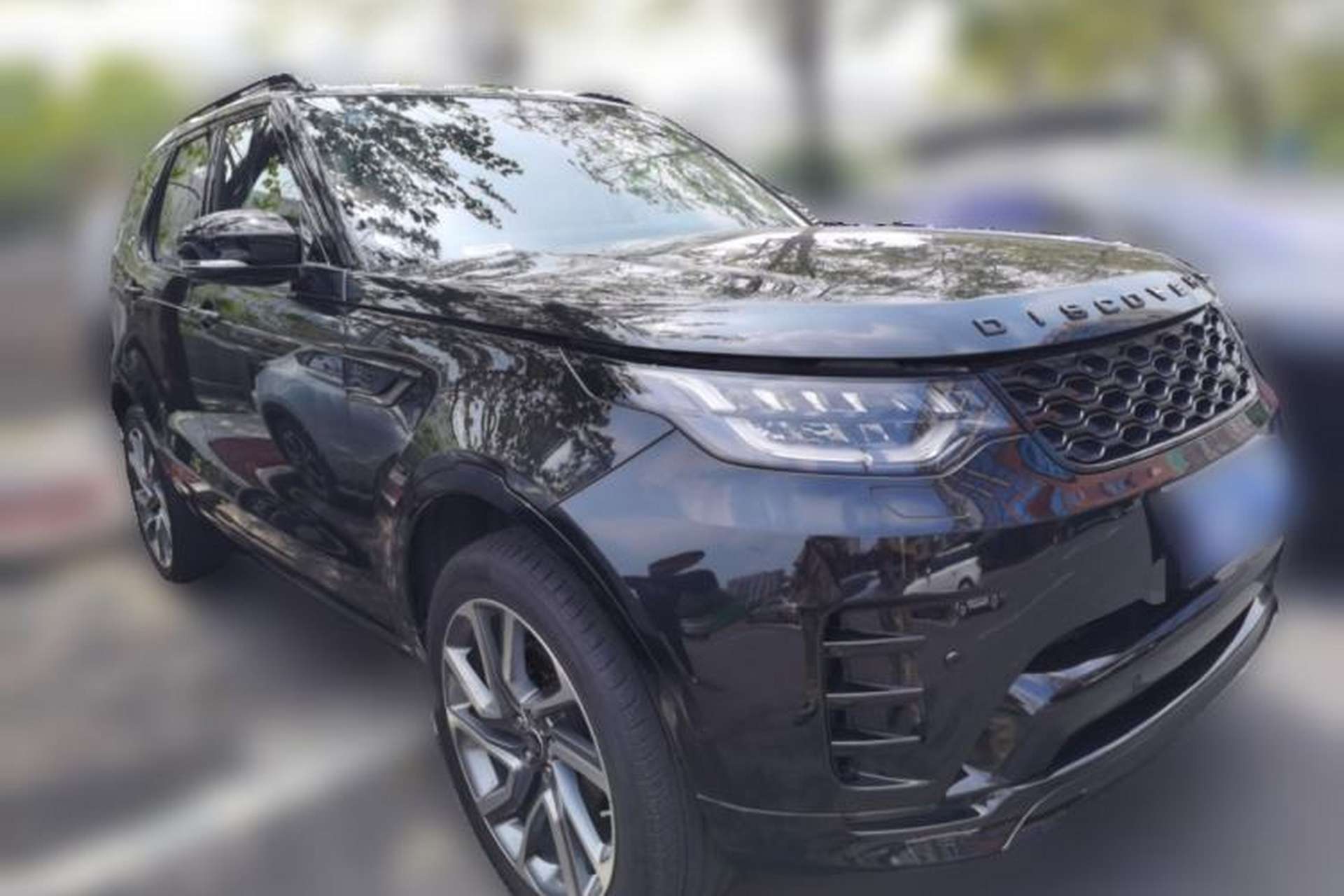 Used Land Rover Discovery 2018 2.0T SE Front Right 45 Deg
