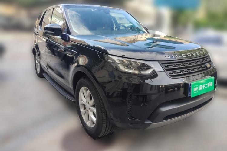 Used Land Rover Discovery 2018 2.0T SE Front Right 45 Deg