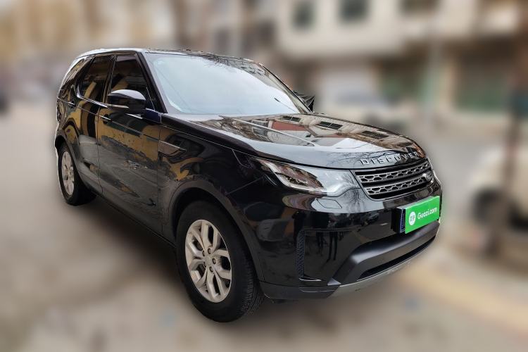 Used Land Rover Discovery 2018 3.0 SC V6 SE Front Right 45 Deg
