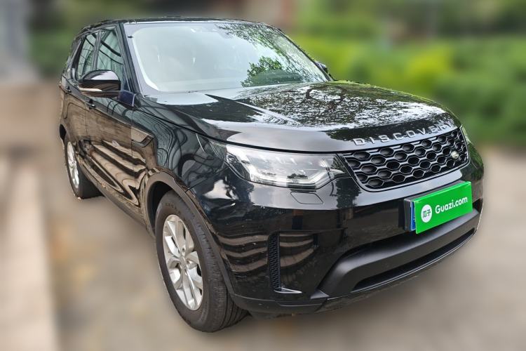 Used Land Rover Discovery 2018 3.0 SC V6 SE Front Right 45 Deg