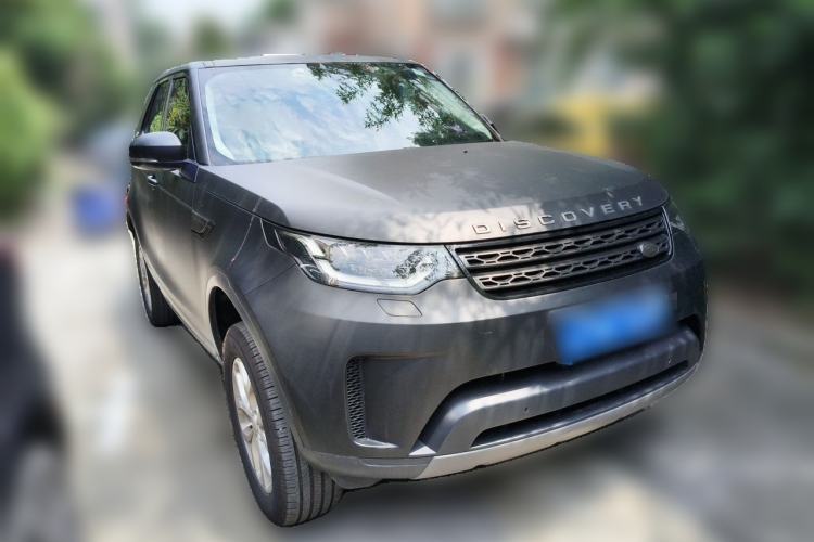 Used Land Rover Discovery 2018 3.0 SC V6 SE Front Right 45 Deg