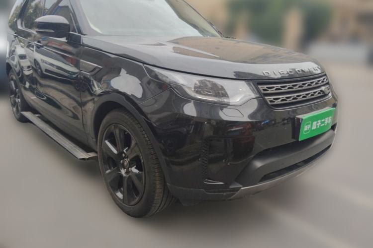 Used Land Rover Discovery 2018 3.0 SC V6 SE Front Right 45 Deg