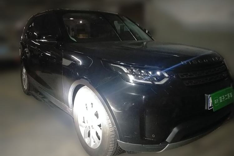 Used Land Rover Discovery 2018 3.0 SC V6 SE Front Right 45 Deg