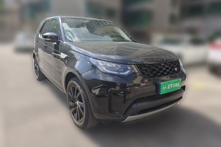 Used Land Rover Discovery 2018 3.0 SC V6 HSE Front Right 45 Deg