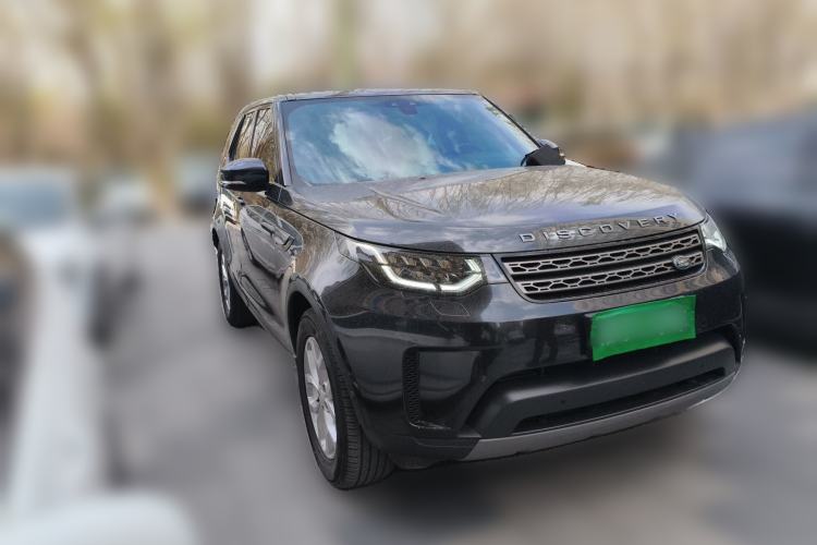 Used Land Rover Discovery 2018 2.0T SE Front Right 45 Deg