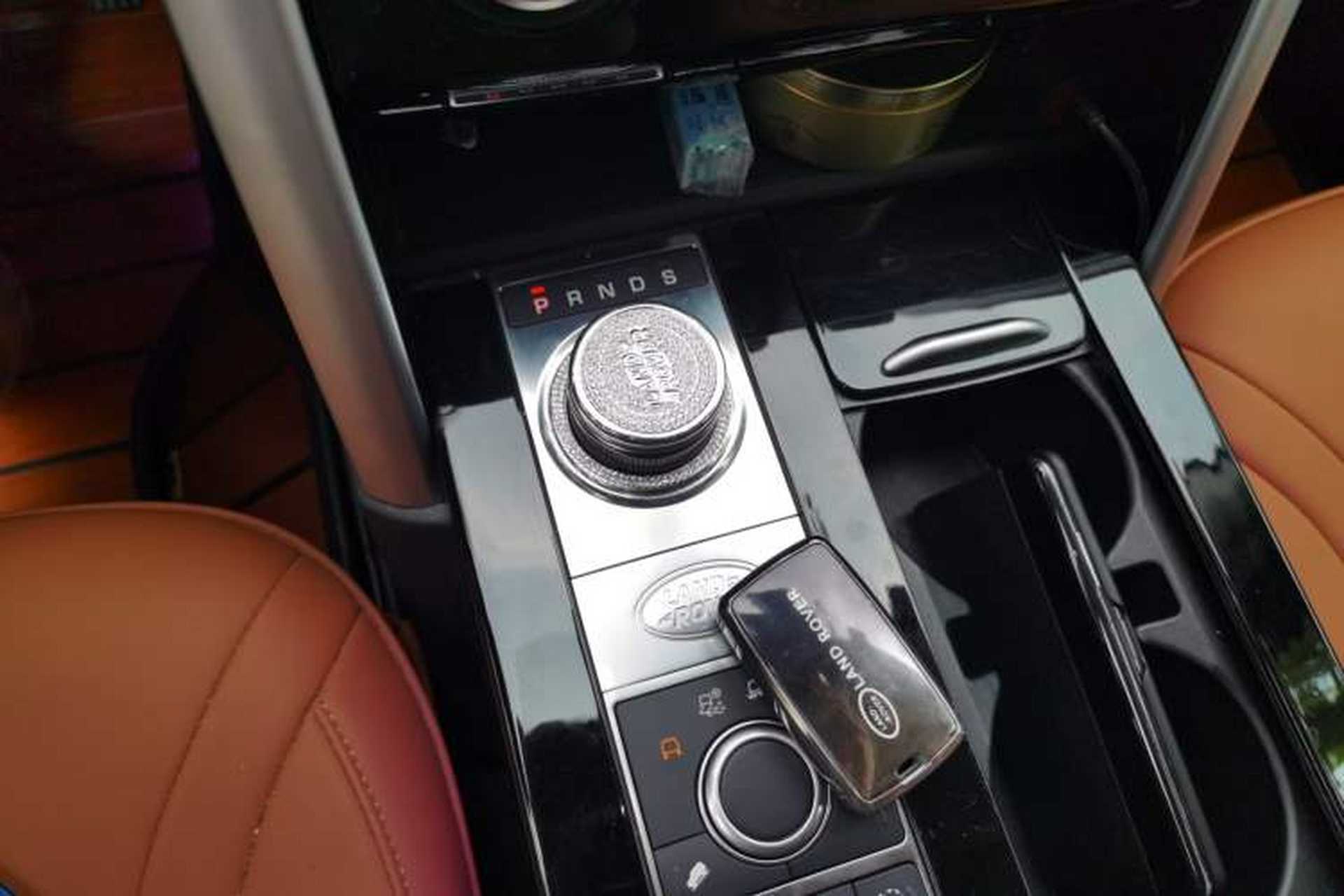 Used Land Rover Discovery 2018 2.0T SE Gear Lever