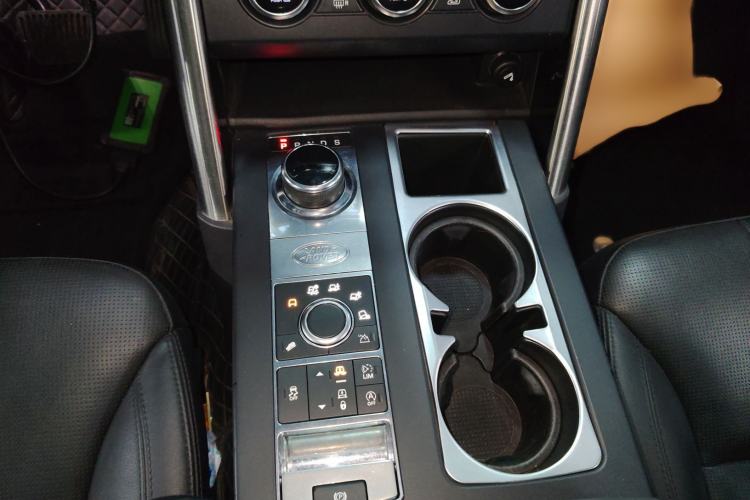 Used Land Rover Discovery 2018 3.0 SC V6 SE Gear Lever