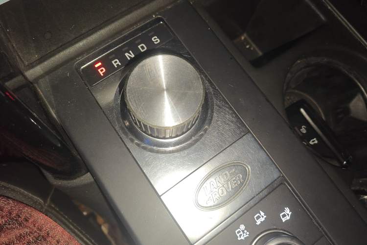 Used Land Rover Discovery 2018 2.0T SE Gear Lever