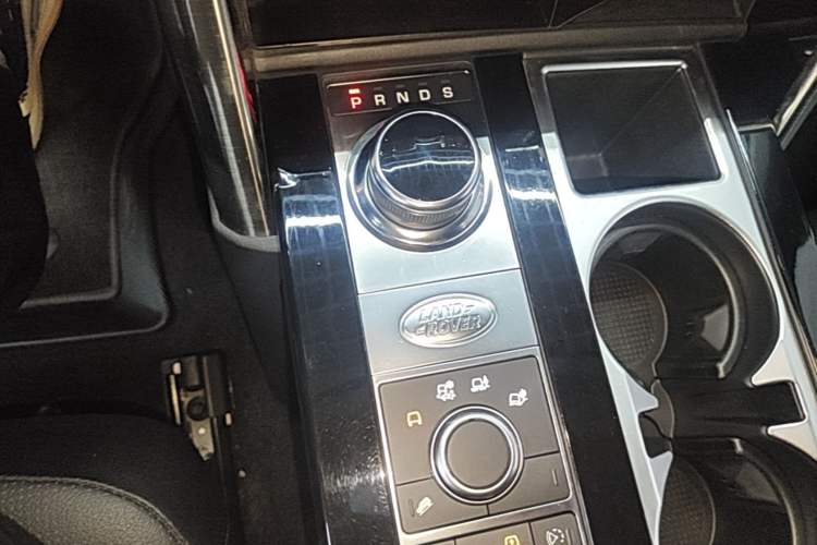 Used Land Rover Discovery 2018 2.0T Special Edition Gear Lever