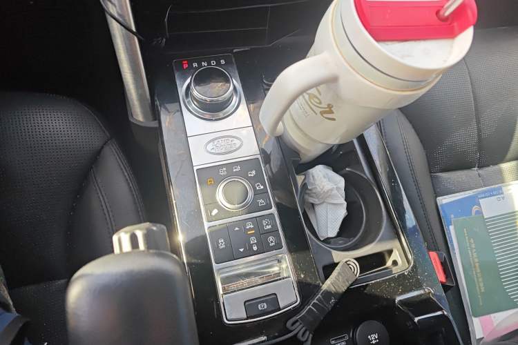 Used Land Rover Discovery 2018 3.0 SC V6 HSE Gear Lever