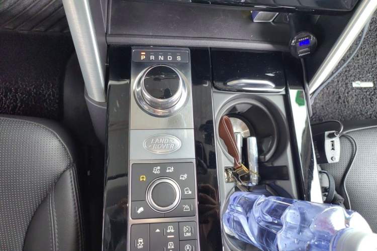 Used Land Rover Discovery 2018 3.0 SC V6 HSE Gear Lever