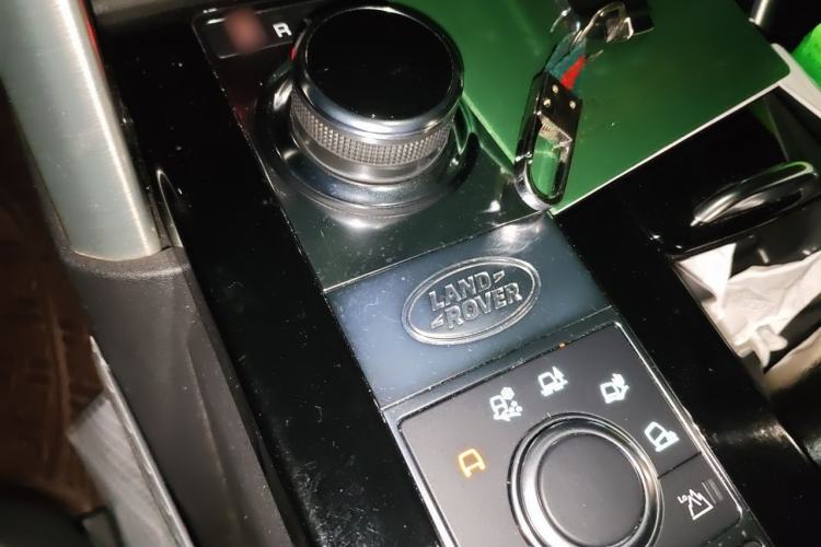 Used Land Rover Discovery 2018 3.0 SC V6 HSE Gear Lever