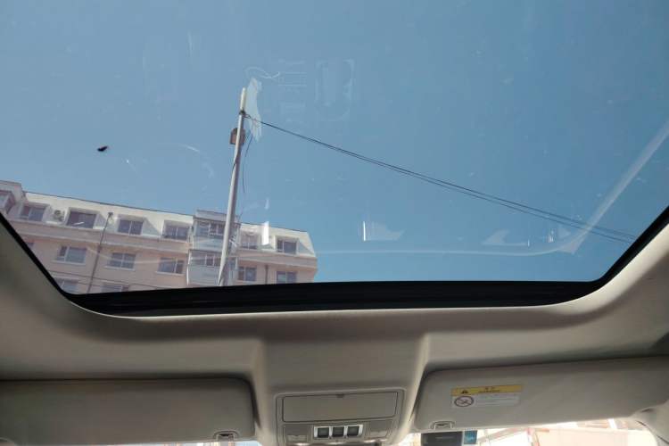 Used Land Rover Discovery 2018 2.0T SE Headliner