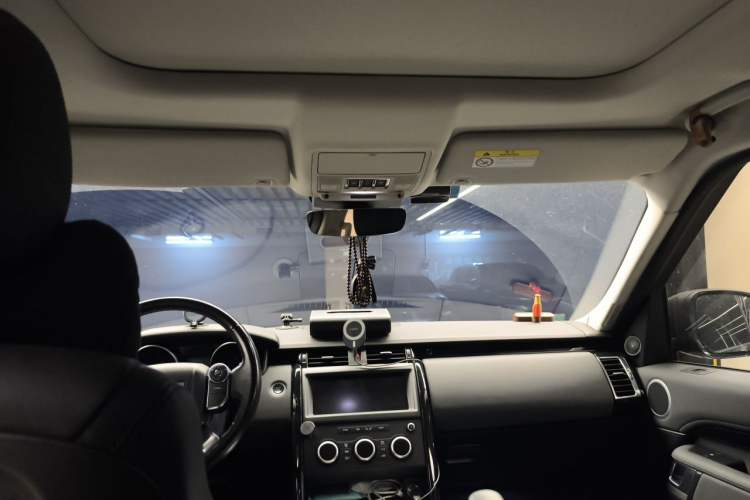 Used Land Rover Discovery 2018 3.0 SC V6 SE Headliner