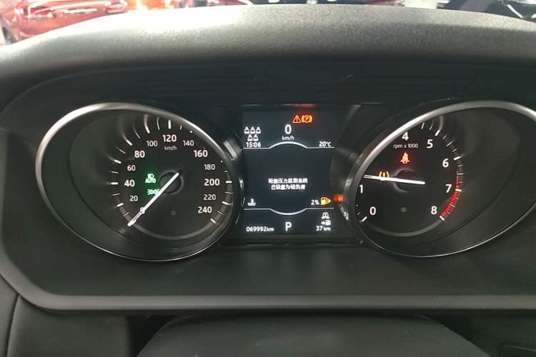 Used Land Rover Discovery 2018 2.0T SE Instrument Cluster