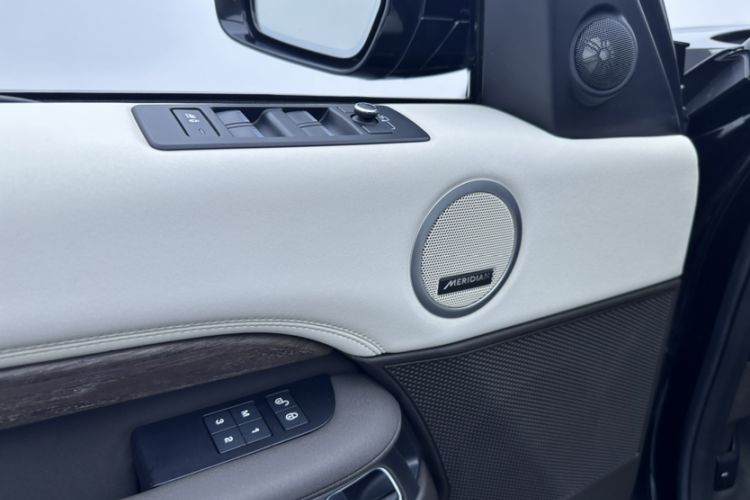 Used Land Rover Discovery 2018 3.0 SC V6 HSE Interior 10
