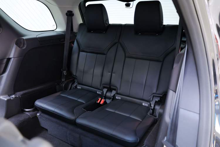 Used Land Rover Discovery 2018 3.0 SC V6 SE Interior 10